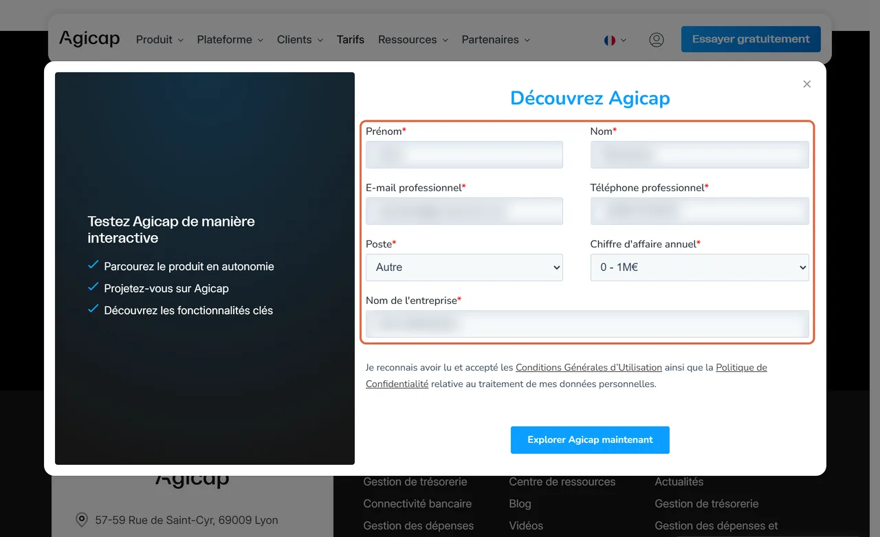 Formulaire Découvrez Agicap ouvert par le bouton Essayer gratuitement : les sept champs obligatoires sont encadrés, du prénom au nom de l'entreprise