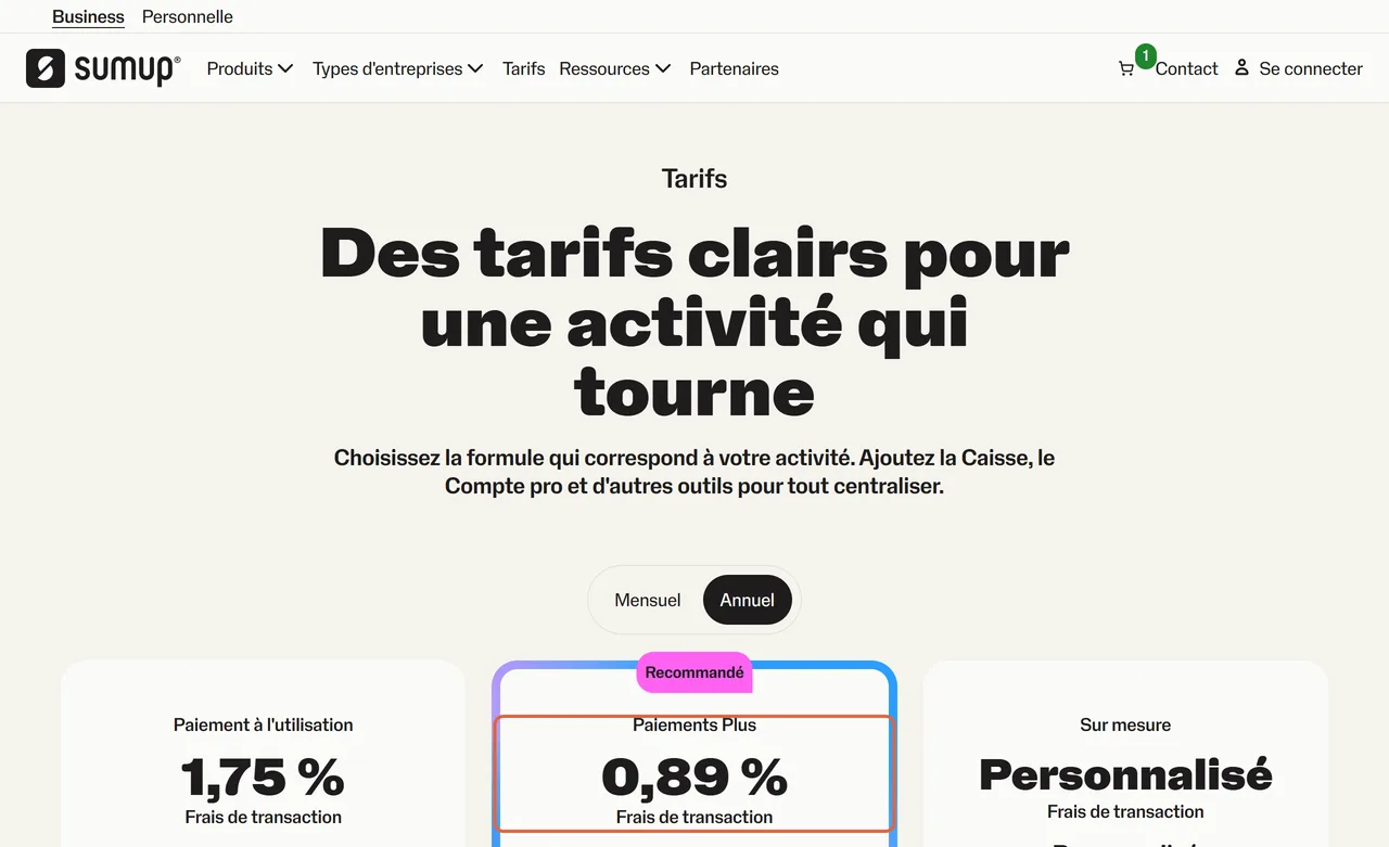 Page des tarifs de SumUp avec les trois formules : Paiement à l'utilisation à 1,75 % de frais de transaction, Paiements Plus à 0,89 % marqué Recommandé, et Sur mesure ; la carte Paiements Plus est encadrée